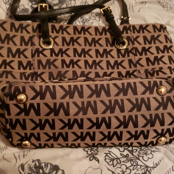 Michael Kors purse and wallet - Picture 4 of 4